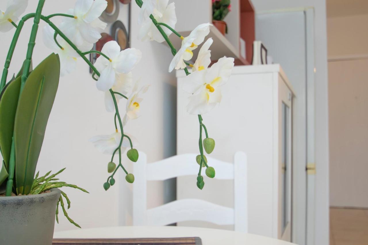 Luminoso Y Acoger Loft, Excelente Ubicacion Apartment เซบีญา ภายนอก รูปภาพ